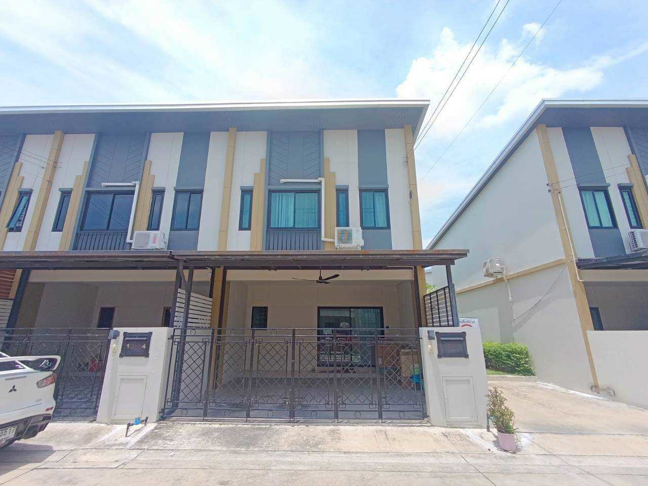 Townhome for sale on the edge New York Rangsit-Klong 4 Project (New York Rangsit Klong4) Pathum Thani