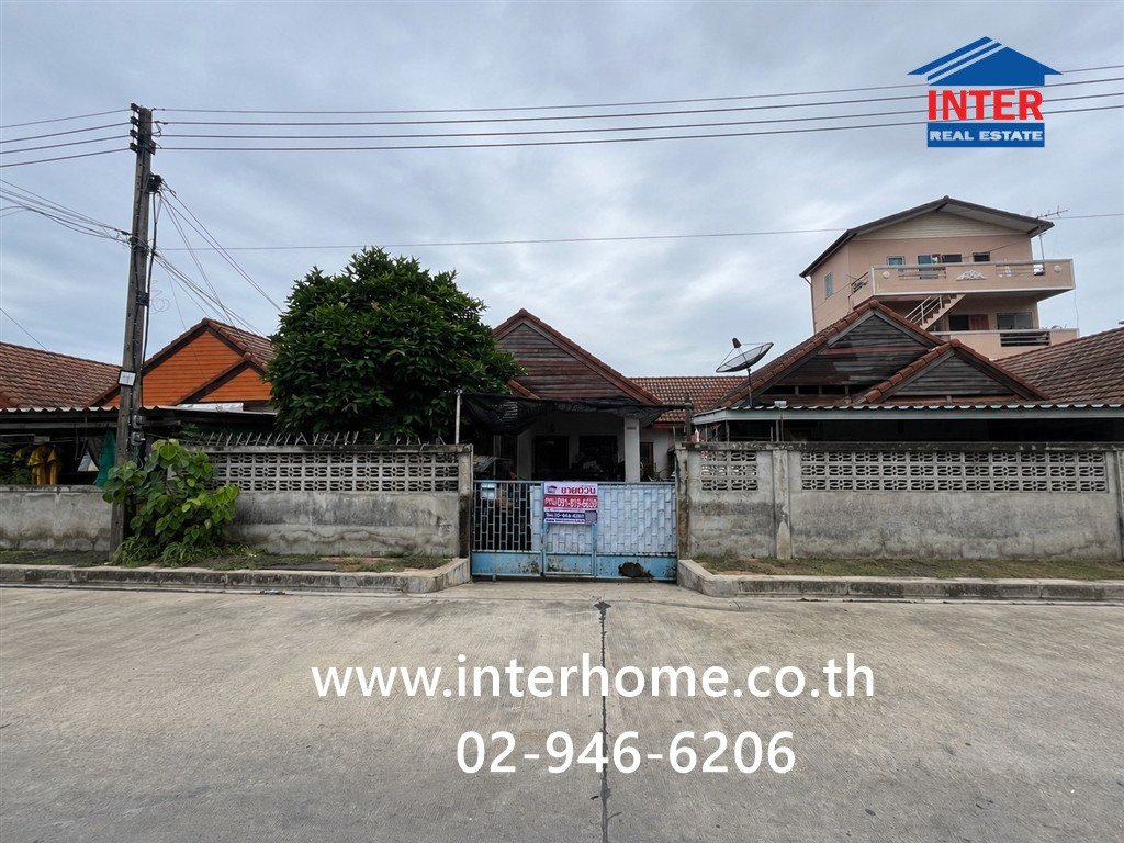 Twin house, 1 floor, 45 sq m, Rattanakosin 200 Pi Village, Rangsit-Pathum Thani Road 10, Phahon Yothin Road, Thanyaburi, Pathum Thani.