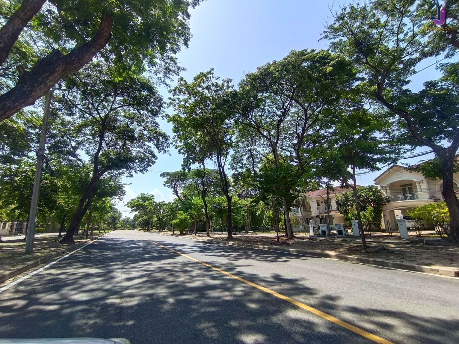 🏡 ขายที่ดินพร้อมสร้างบ้าน ในหมู่บ้านมัณฑนาธนบุรีรมย์ ประชาอุทิศ 129 – รูปที่ 4
