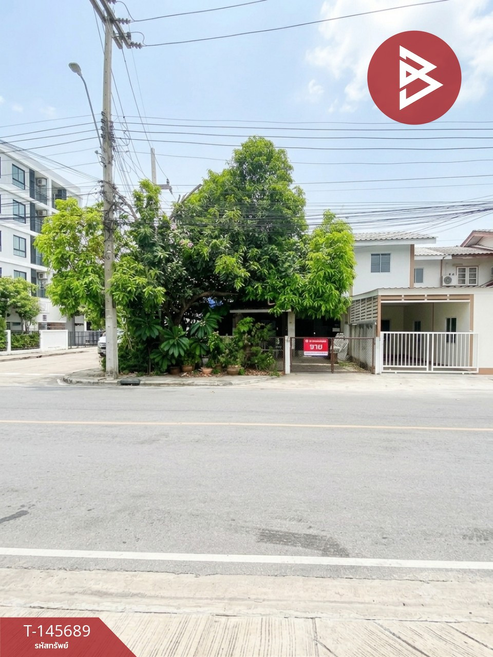 Semi-detached house for sale, National Housing Authority Village, Chedi Hak, Ratchaburi. Semi-detached house for sale, National Housing Authority Village, Chedi Hak, Ratchaburi.
