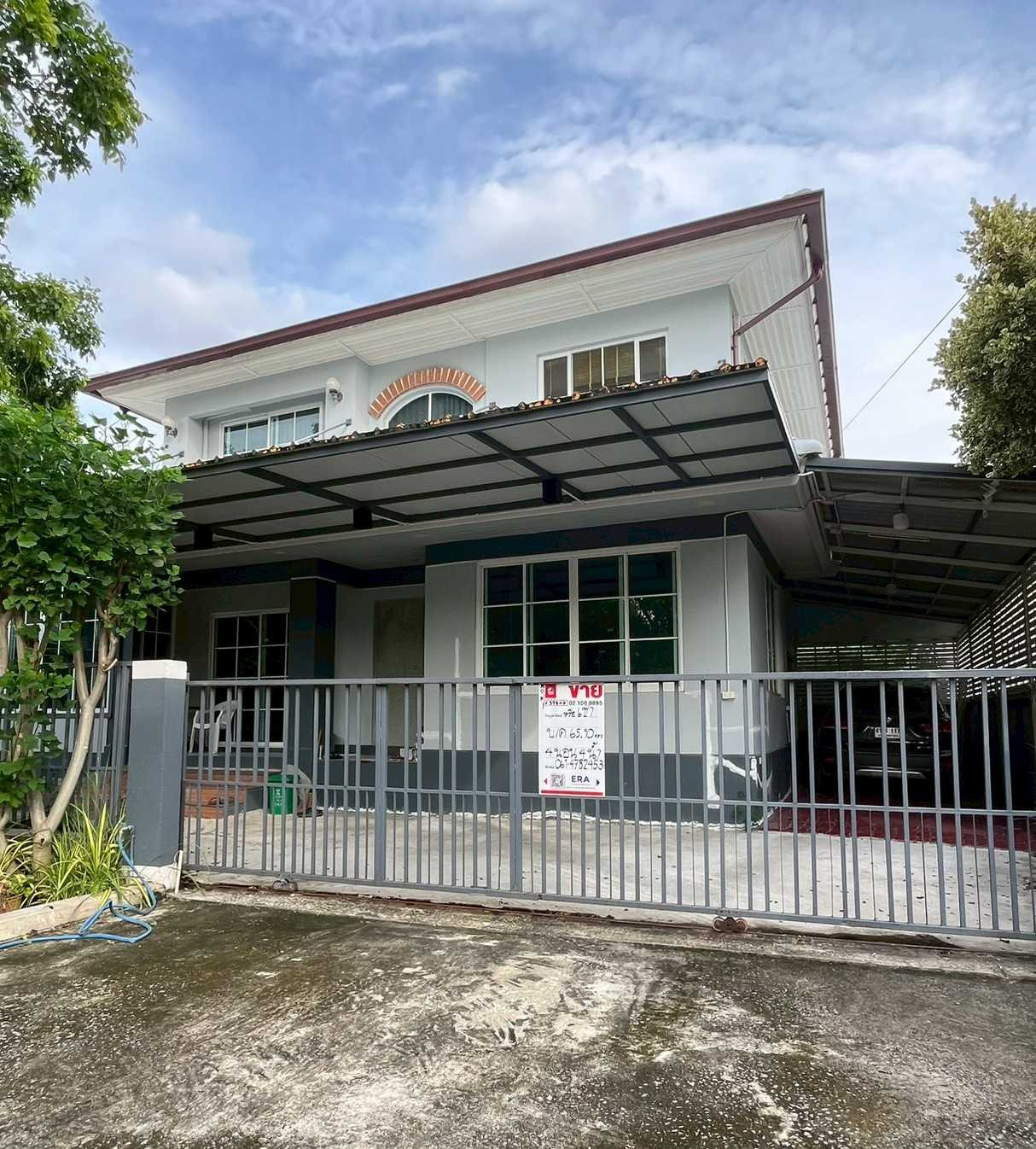 Single house for sale, Parichat Suwinthawong, quality project from Land and Houses, corner house, very private: not crowded, selling price 6,900,000 baht.