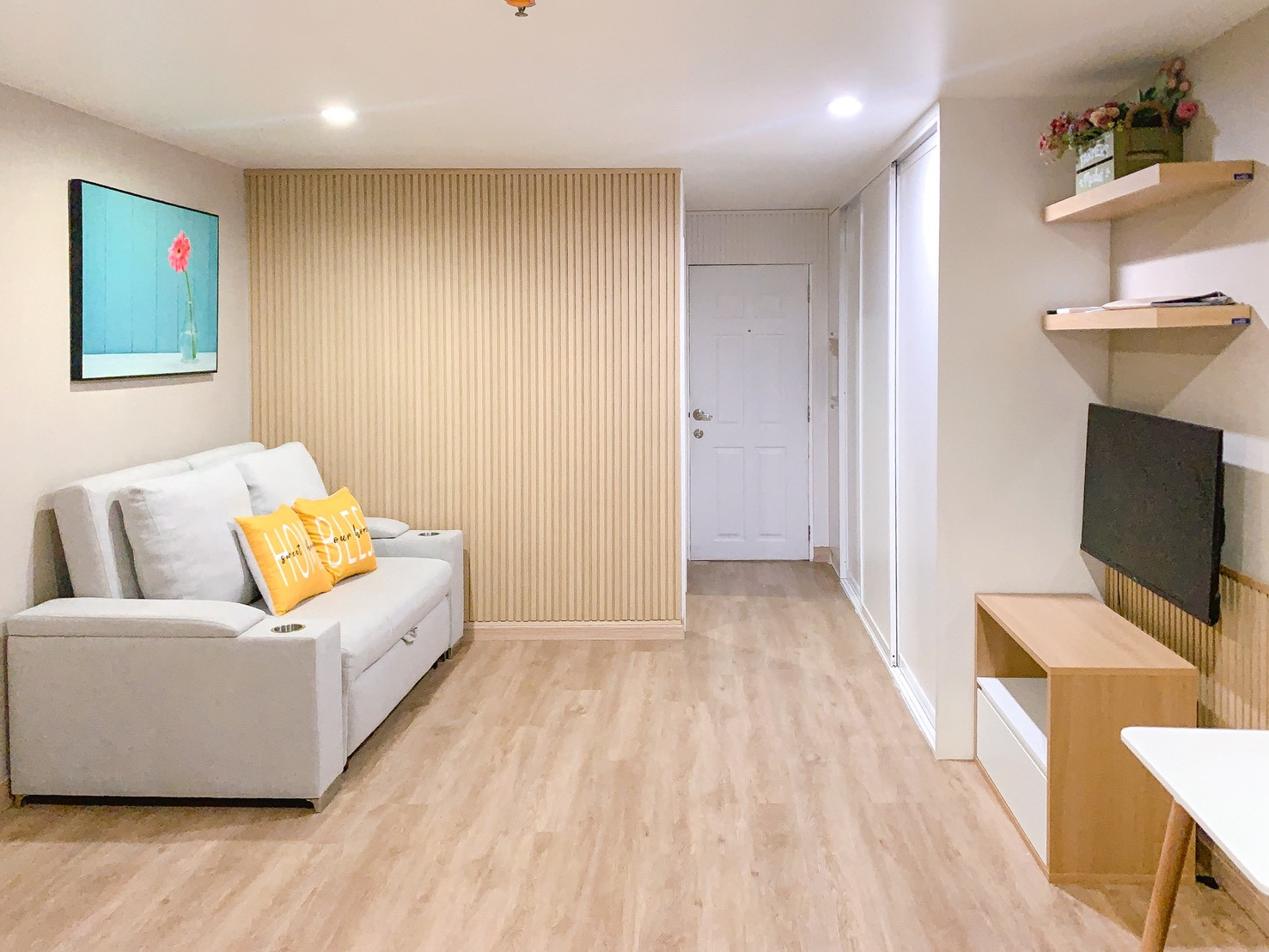 🔥 คอนโดไซส์ใหญ่ 31 ตร.ม. ครัวแยก! 🌟 ขาย Regent Home 6/1 ประชาชื่น ชั้น 6 สภาพกริ๊บพร้อมอยู่ ใกล้ MRT บางซ่อน 🚄!