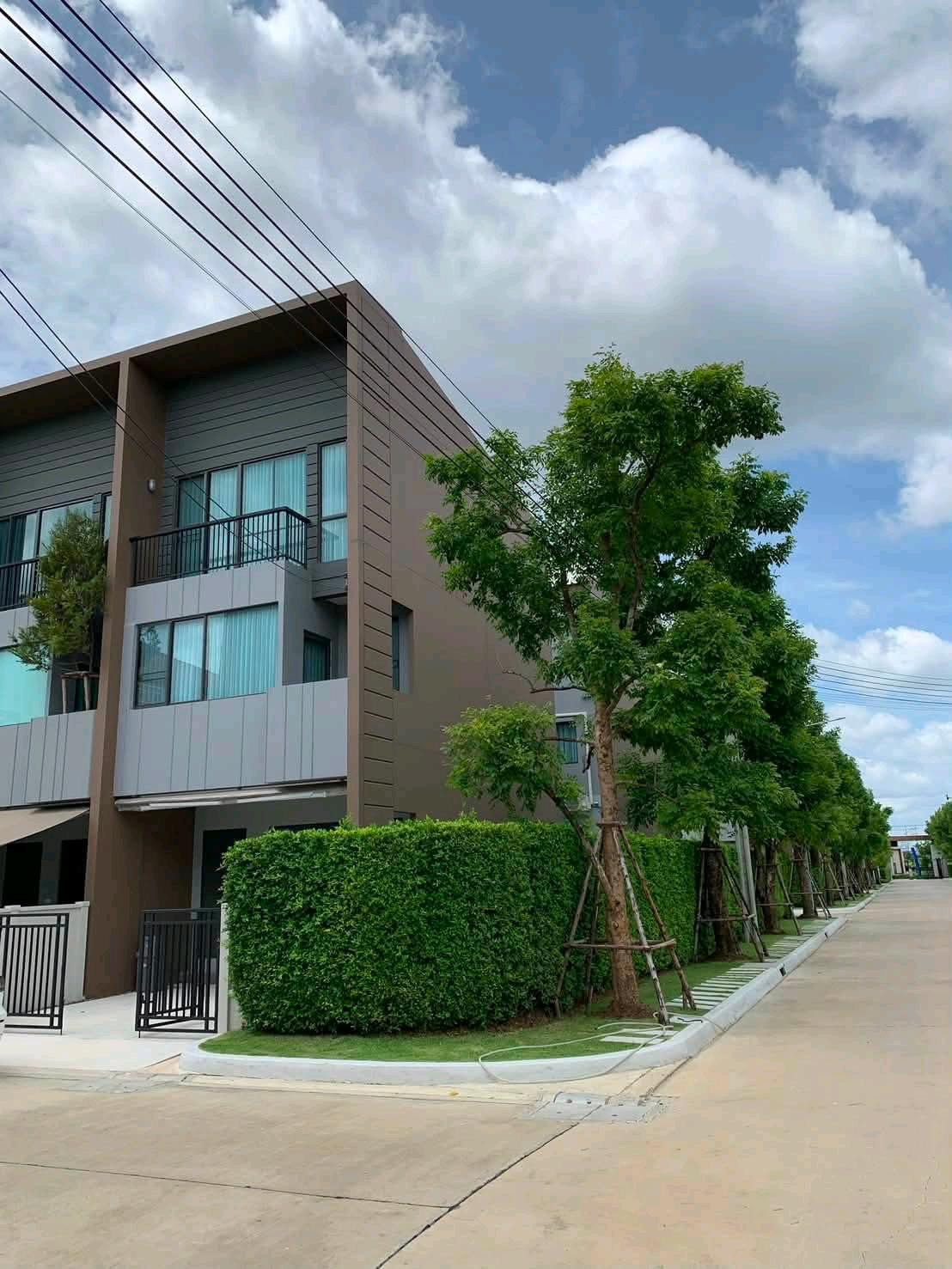 ให้เช่า ทาวน์โฮม หลังมุม 3 ชั้น โครงการ บ้านกลางเมือง ราชพฤกษ์ ให้เช่า ทาวน์โฮม หลังมุม 3 ชั้น โครงการ บ้านกลางเมือง ราชพฤกษ์