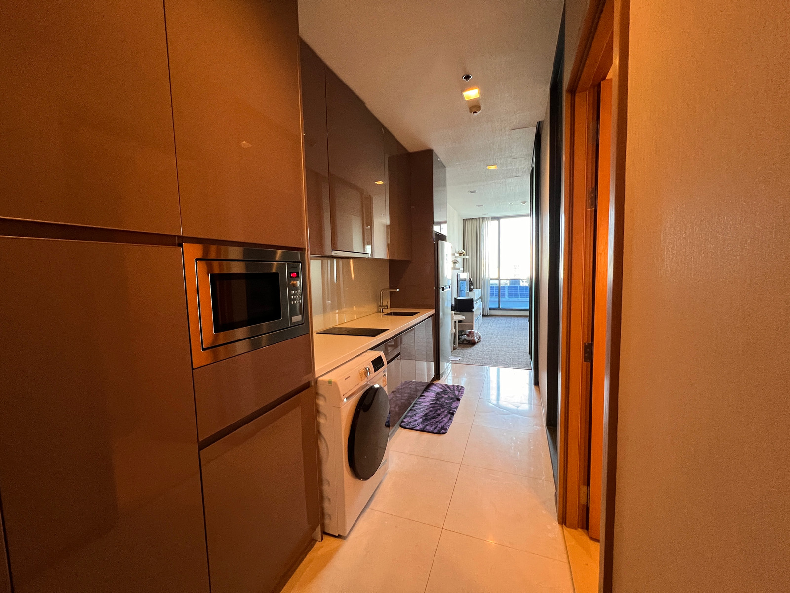 Condo for sale, Hyde Sukhumvit 13, below cost price. Condo for sale, Hyde Sukhumvit 13, below cost price.