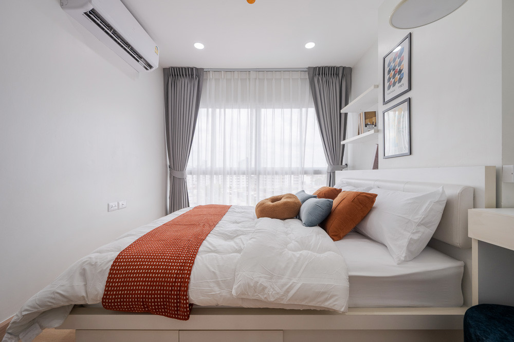The Viva Condo Sathorn–Taksin, open view, convenient connection to Sathorn. The Viva Condo Sathorn–Taksin, open view, convenient connection to Sathorn.