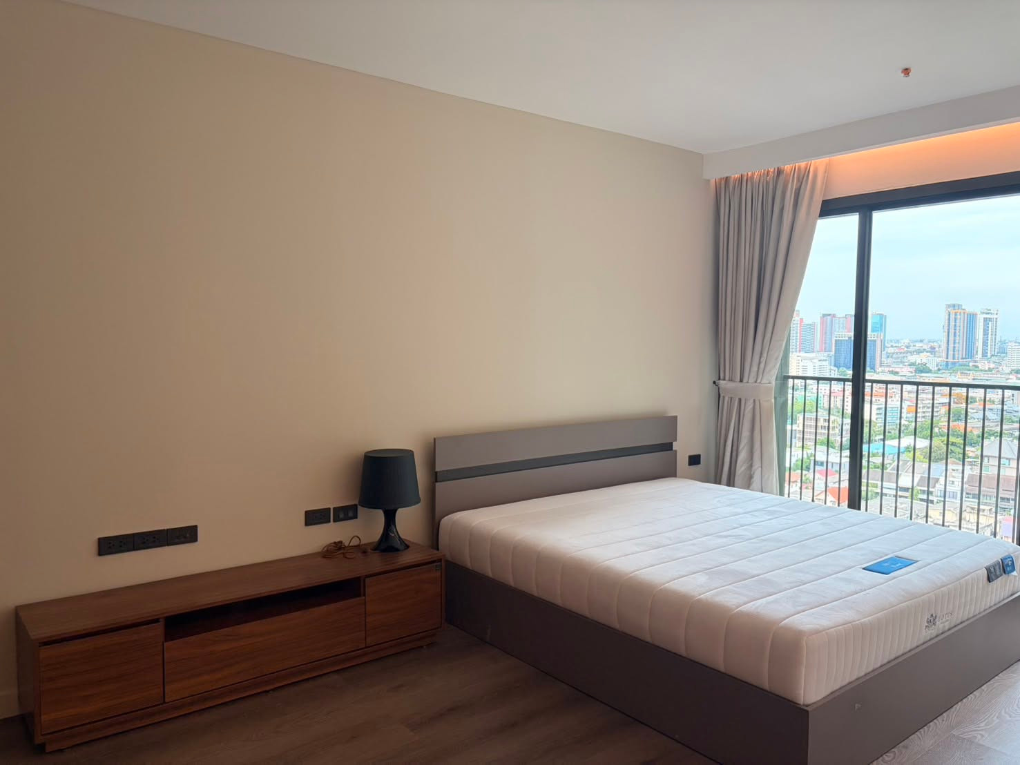 🏙️ Noble Solo Thonglor | ห้องรีโนเวทใหม่ แต่งสวย พร้อมเข้าอยู่ ใกล้ BTS ทองหล่อ – รูปที่ 2