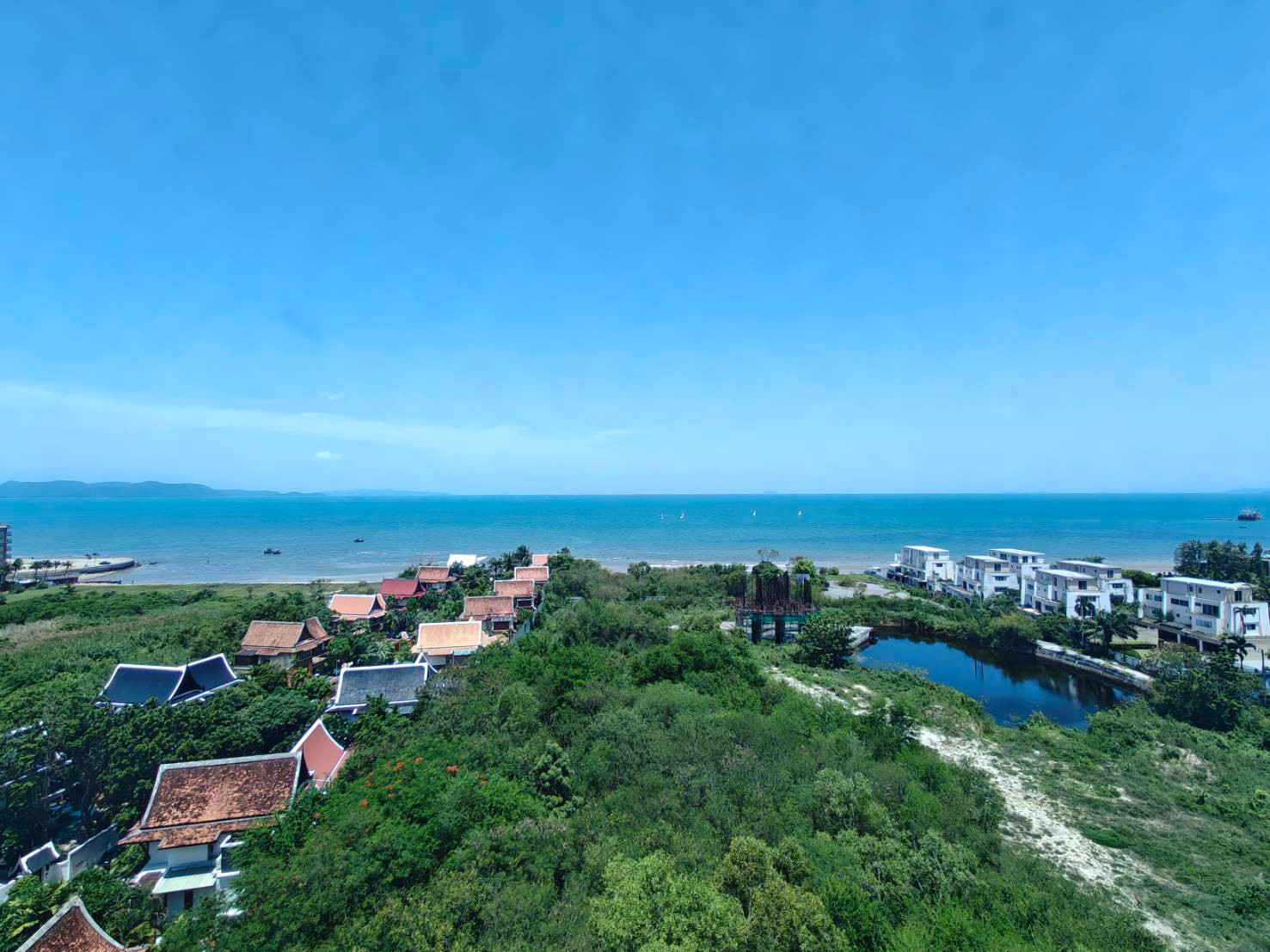 Sea View Condo for Sale at Nam Talay Condo, High Floor, Pattaya Jomtien, Fully Furnished, 26.9 sq.m., 11th Floor, Stunning Sea View !!