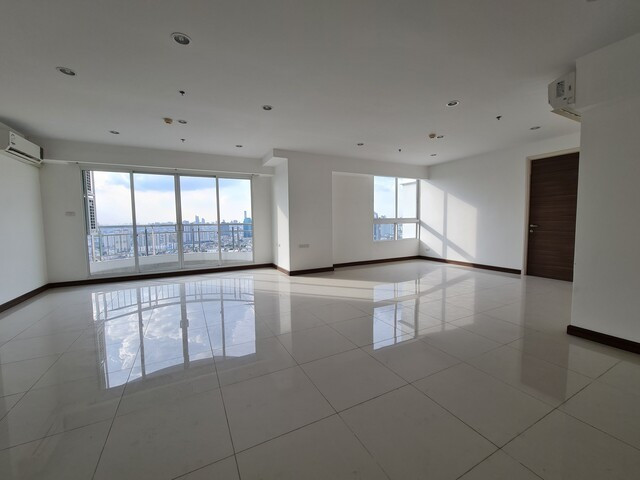 Spacious River View Condo with Easy Access to BRT and Expressway at Supalai Prima Riva Spacious River View Condo with Easy Access to BRT and Expressway at Supalai Prima Riva