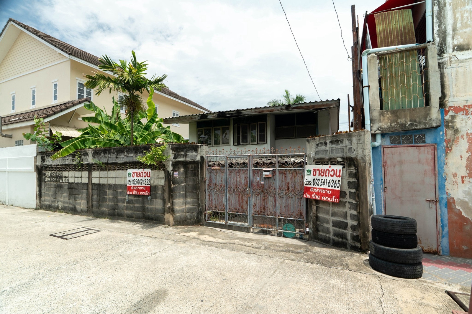 ✅Single house for sale Phon Sawang Niwet 57 sq m. 🏬Near Imperial Samrong Department Store, BTS Samrong, Special: 3.29 million baht only ❤️ (Negotiable) 🌈At this price, just the land is worth it🔸 Next to the road on 2 sides, only 3.29 million baht ❤️❤️