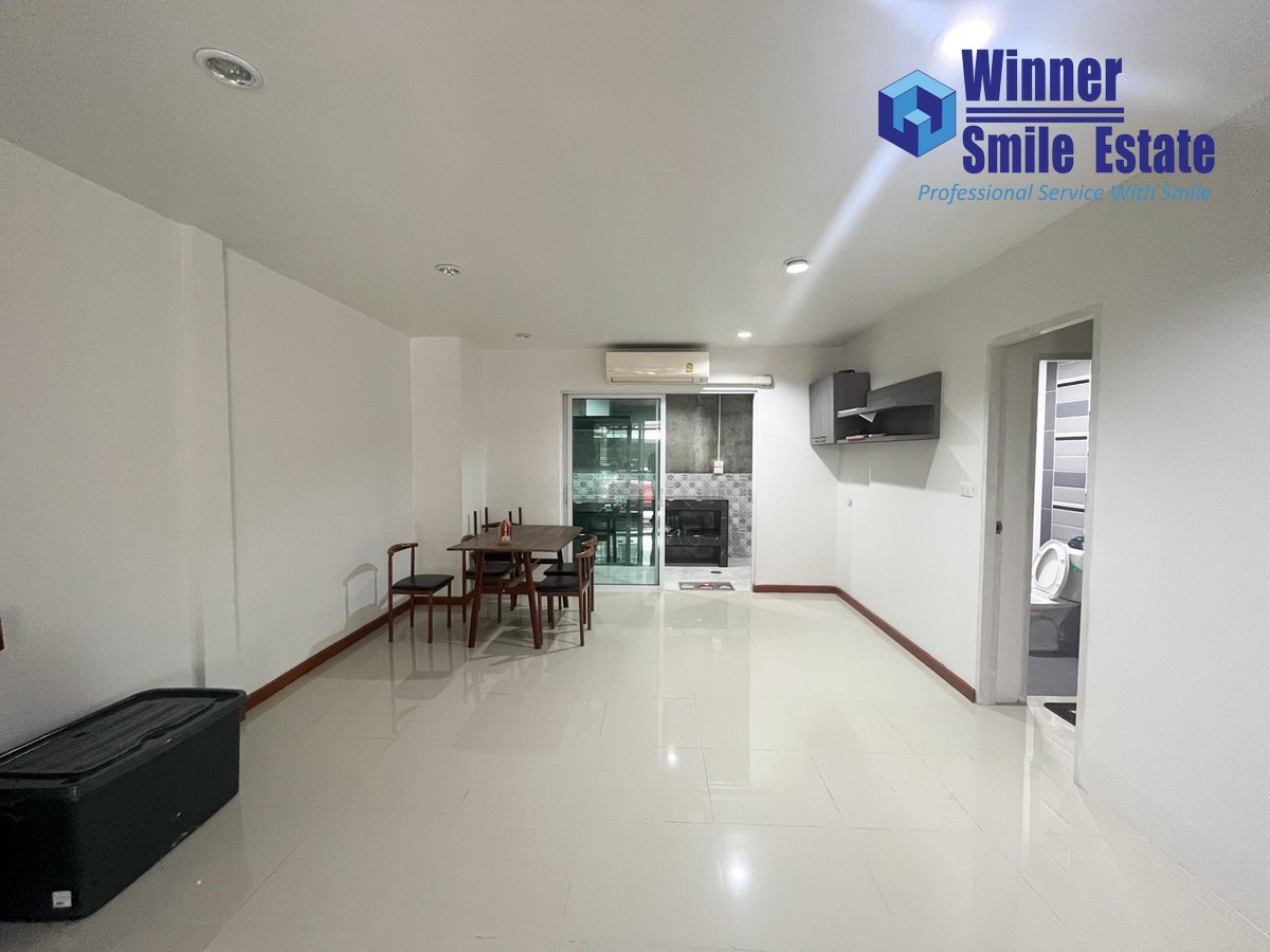 Townhome for sale, The Trust Town Wongwaen-Lam Luk Ka, 3 bedrooms, 130 sq.m. usable area. Townhome for sale, The Trust Town Wongwaen-Lam Luk Ka, 3 bedrooms, 130 sq.m. usable area.