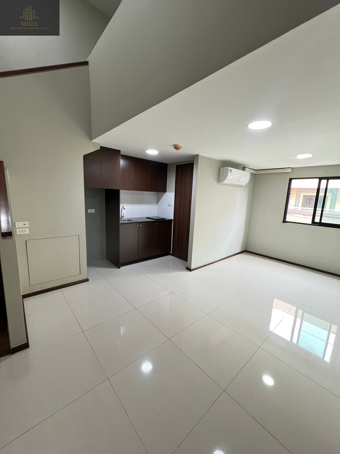 First hand condo (free transfer fee) TGold Condo Lat Phrao 93 Duplex 2 floors. First hand condo (free transfer fee) TGold Condo Lat Phrao 93 Duplex 2 floors.