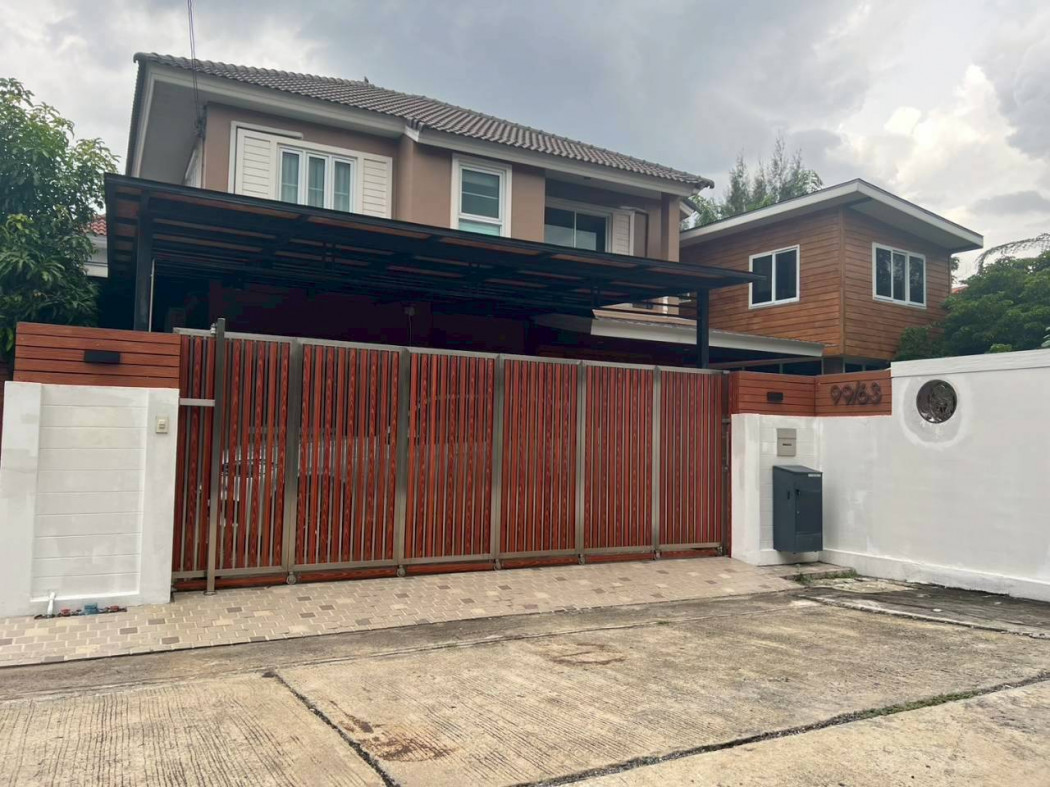 For sale: Detached house with swimming pool, Sasipha Village, Bang Bua Thong. 190 sq m, 81.9 sq wah. Includes a separate small house.