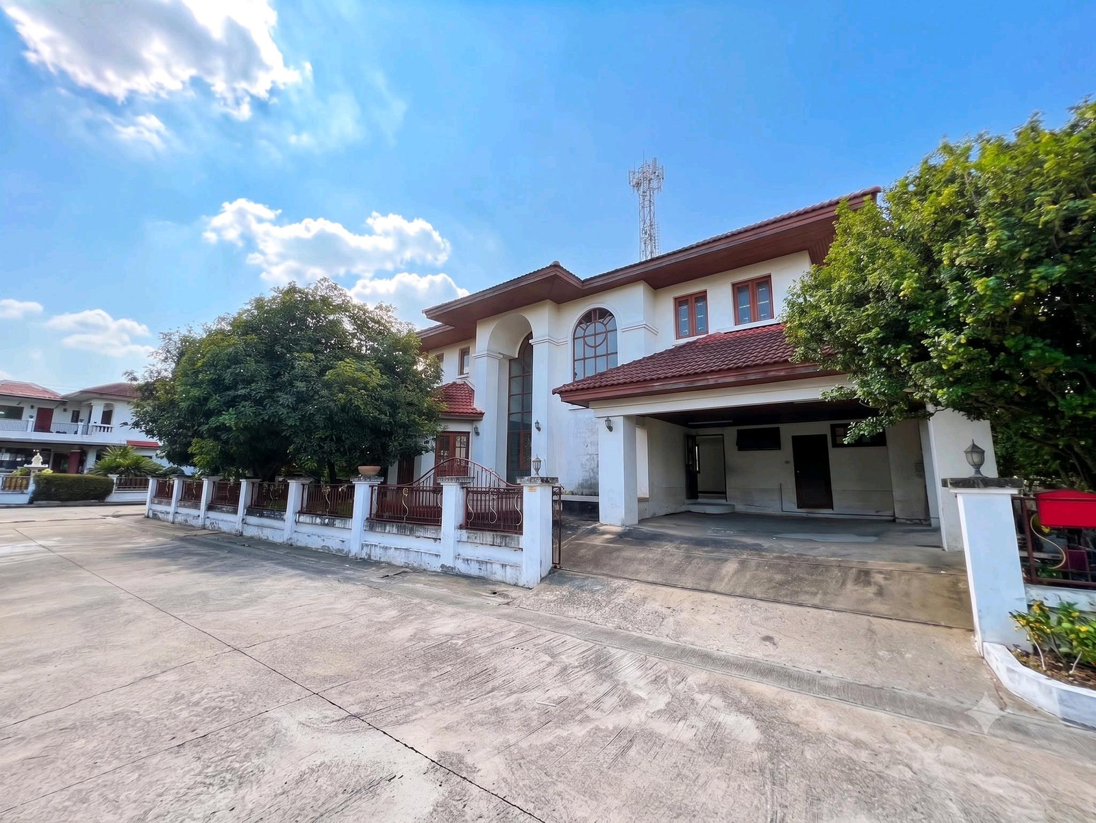 💫ขาย บ้านเดี่ยวหลังมุม หมู่บ้านเมืองดี ทวีวัฒนา-ศาลาธรรมสพน์💫🏡บ้านเดี่ยว 2 ชั้นหลังมุม พื้นที่รอบบ้านกว้างมาก ทำเลทวีวัฒนา-ศาลาธรรมสพน์ ใกล้มหิดล ศาลายา✨บ้านหลังมุม พื้นที่รอบบ้านกว้างมาก เป็นส่วนตัว✨ราคาดีมากในย่านนี้ เหมาะกับคนมองหาบ้านเดี่ยวที่ดินให