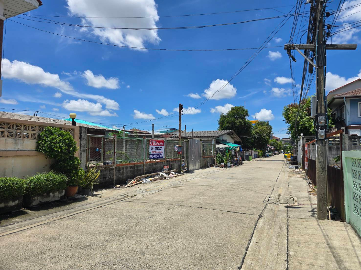 🏡 ขายด่วน! บ้านไม้พร้อมที่ดิน 80 ตร.ว. (ซอยเลียบคลองภาษีเจริญฝั่งเหนือ 16) ทำเลดี  – รูปที่ 3