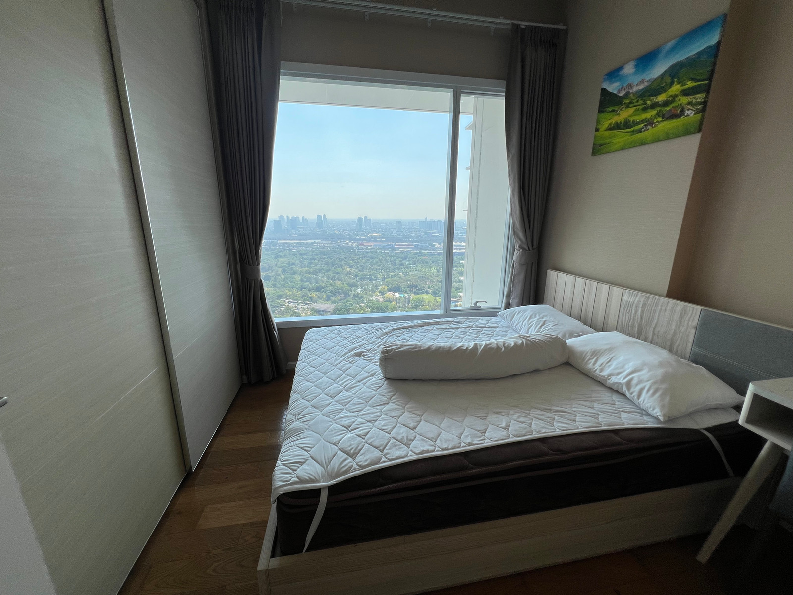 ให้เช่าถูกคอนโด The Saint Residences 1-Bed ชั้นสูง ห้องสวย ตกแต่งครบพร้อมอยู่