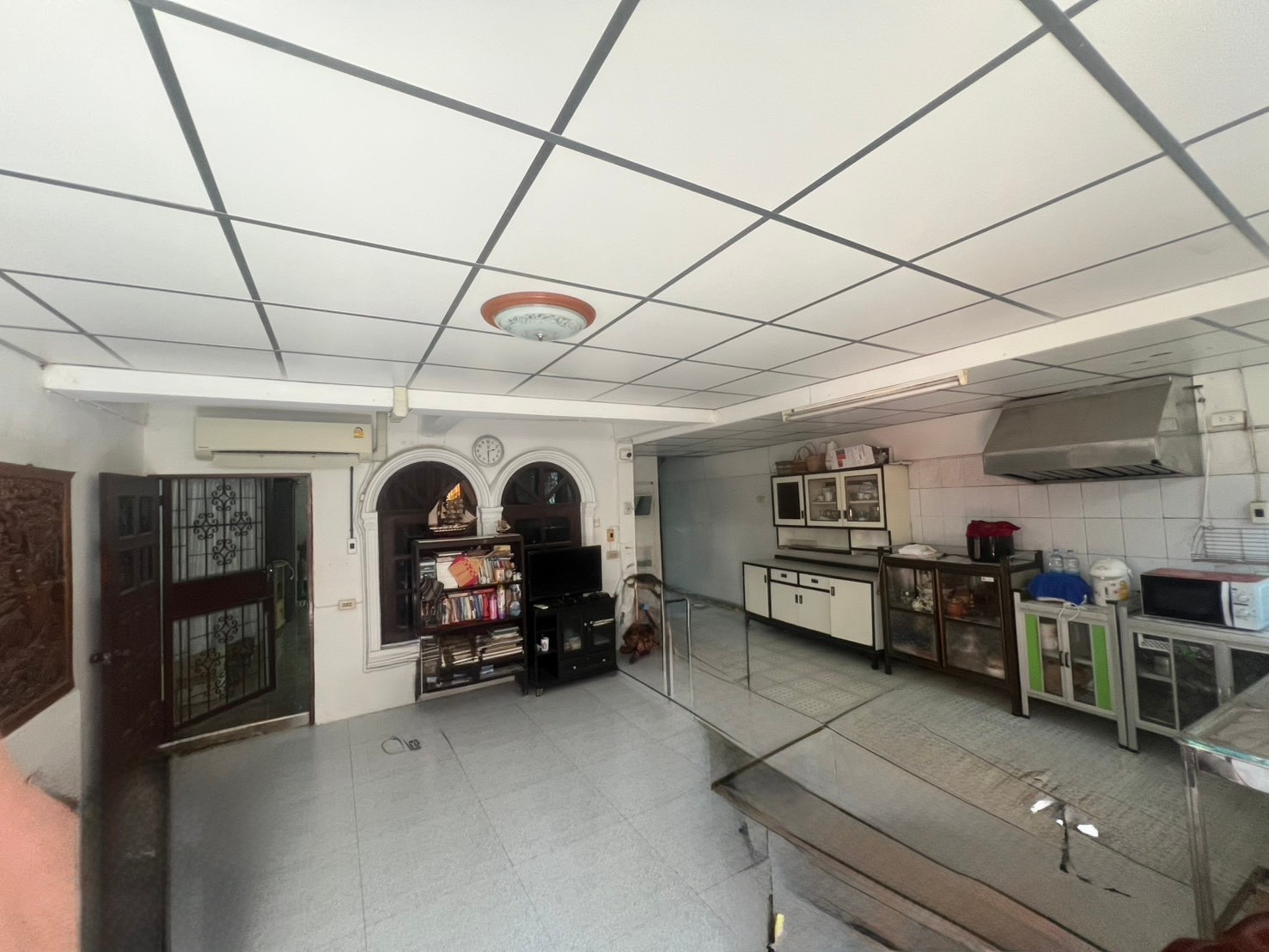 B1064 Urgent sale, 2-story townhouse, 19 sq m., Niran Villa Village, Soi Phueng Mee 50, Intersection 30, Sukhumvit Road 93, price 2.99 million, ready to move in, near BTS (Bang Chak Station) – รูปที่ 2