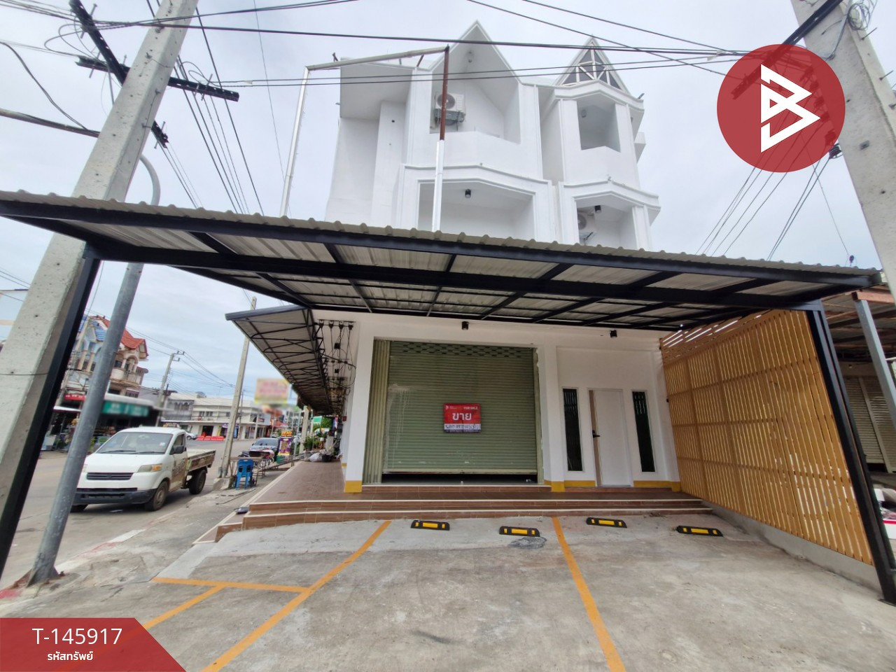 Commercial building for sale, 2 units, 3 floors, corner unit, with tenants, Nai Mueang Subdistrict, Phichit. Commercial building for sale, 2 units, 3 floors, corner unit, with tenants, Nai Mueang Subdistrict, Phichit.