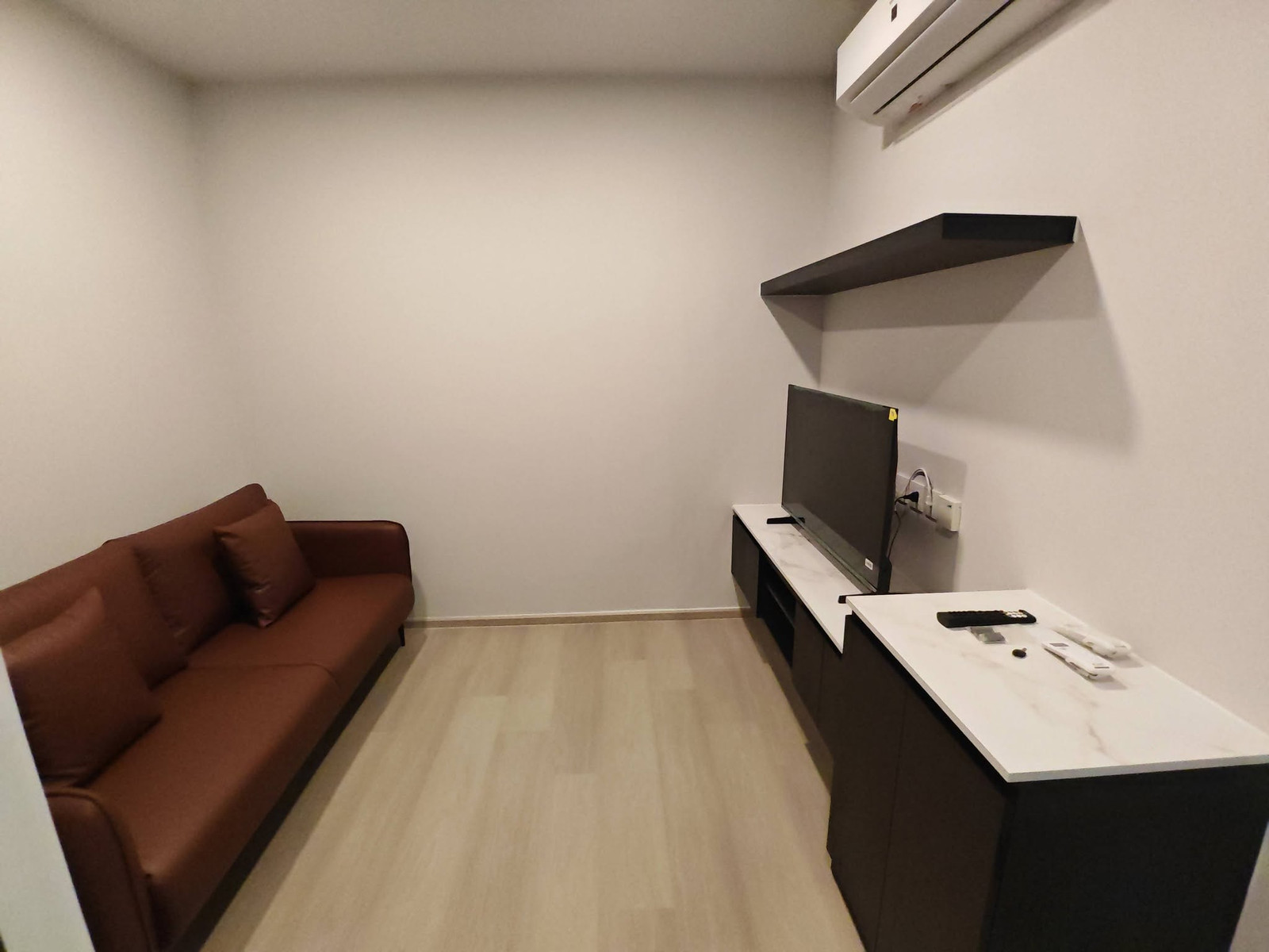 P-3073 🔥🔥 Condo, good location, walk to BTS On Nut, very convenient, for urgent rent! Aspire On Nut Station, ready to move in, high floor. P-3073 🔥🔥 Condo, good location, walk to BTS On Nut, very convenient, for urgent rent! Aspire On Nut Station, ready to move in, high floor.