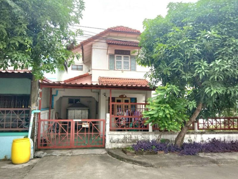  ขายบ้ายเดี่ยว หมู่บ้านธราดล ติดโรงเรียนสารสาสน์วิเทศรังสิต 36.3 ตร.ว. 3 ห้องนอน ต.ลำผักกูด อ.ธัญบุรี จ.ปทุมธานี