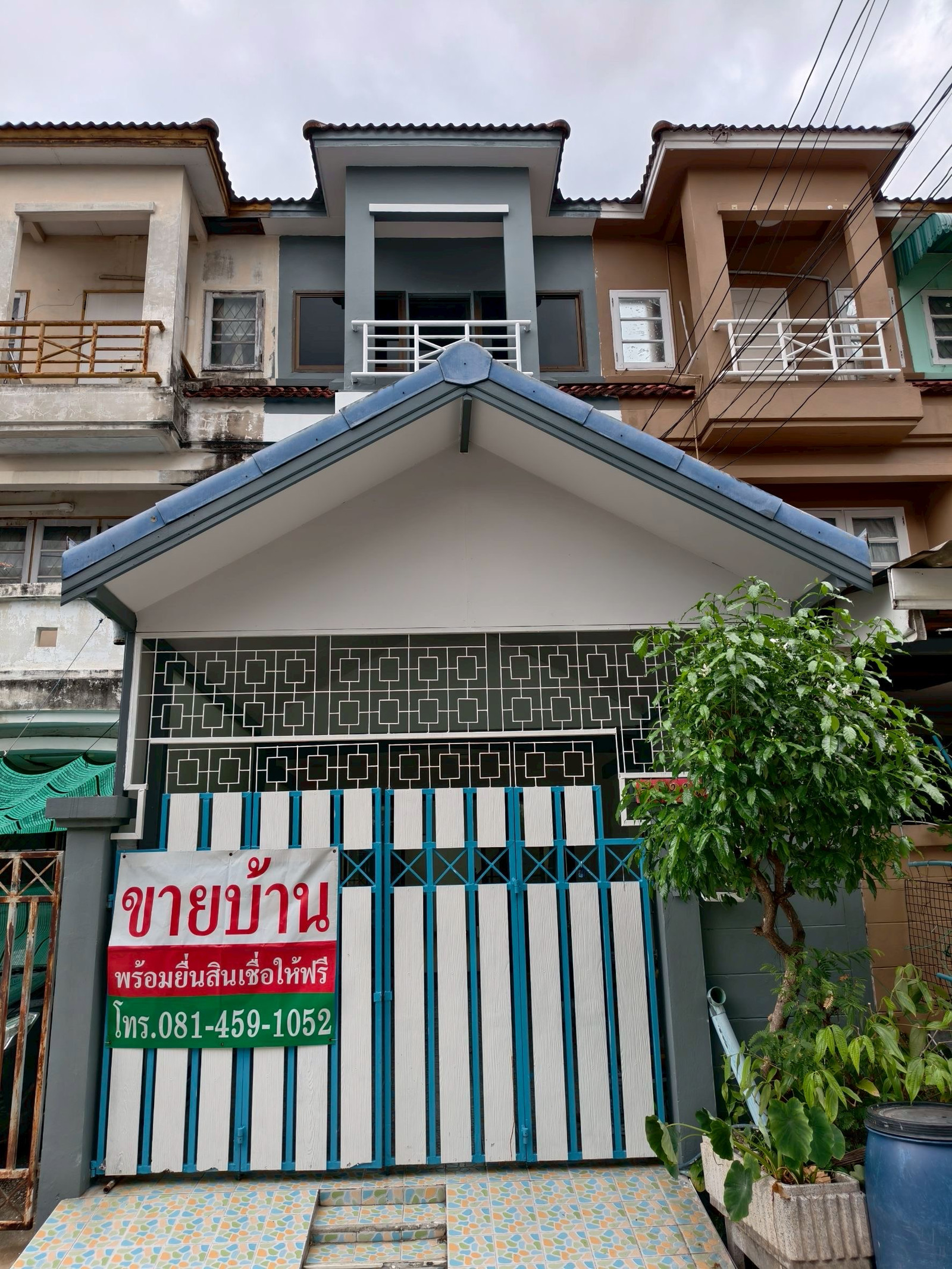 Townhome for sale, 16 sq m, renovated according to condition. Good location, easy to travel Nisa Phetkasem 69