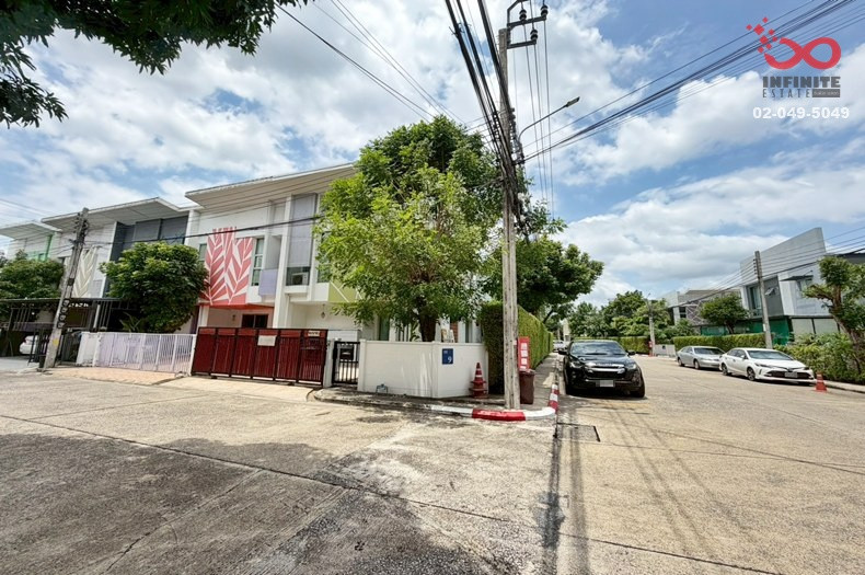 Townhome for sale, 2 floors, 31 sq m., corner unit, I Design Wongwaen-Ramintra - Liap Khlong Song, Khlong Sam Wa. Townhome for sale, 2 floors, 31 sq m., corner unit, I Design Wongwaen-Ramintra - Liap Khlong Song, Khlong Sam Wa.