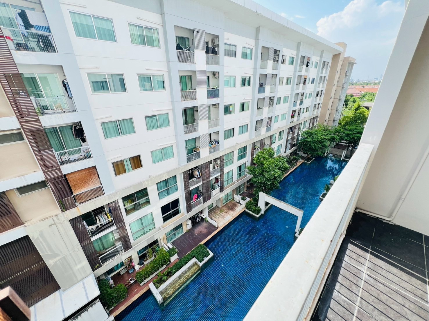 Agent Post 🏡 ขายคอนโด “เอ สเปซ สุขุมวิท 77 ” ตึกเก่าด้านในสุดซอยอ่อนนุช 37/1 ตึก D ชั้น 6 ขนาด 35.47 ตร.ม. 1 ห้องนอน 1 ห้องนั่งเล่น 1 ห้องน้ำ 🚟 ใกล้ BTS สายสีเหลือง สถานีศรีนุช คอนโดราคาสบายกระเป๋า มีสระว่ายน้ำและสวนราคา 1.49 ลบ. Fully Furnished 🏡 Agent Post 🏡 ขายคอนโด “เอ สเปซ สุขุมวิท 77 ” ตึกเก่าด้านในสุดซอยอ่อนนุช 37/1 ตึก D ชั้น 6 ขนาด 35.47 ตร.ม. 1 ห้องนอน 1 ห้องนั่งเล่น 1 ห้องน้ำ 🚟 ใกล้ BTS สายสีเหลือง สถานีศรีนุช คอนโดราคาสบายกระเป๋า มีสระว่ายน้ำและสวนราคา 1.49 ลบ. Fully Furnished 🏡