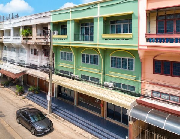 Patthavikorn Market 1.2 km. Townhome for Rent on Sukhaphiban 1, Nawamin 44–54, 3.5 Storeys, 3 Bedroo