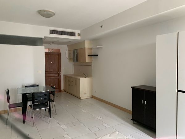 For rent Supalai River Place Condo Studio 35 sq m, 34th floor.