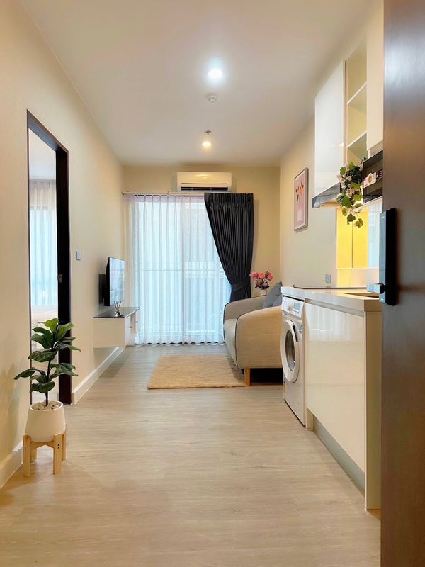 The Sky Sukhumvit Project | The project has a shuttle from the project to the Sky Walk | KWTH3667
