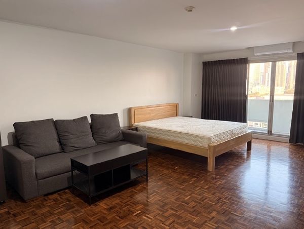 บ้านสุขุมวิท 36 ให้เช่า 1 นอน 1 น้ำ พื้นที่ 45 ตรม  18,000 บาท สนใจโทร น้อง 096-2615656 พร้อมให้นัดหมายเข้าชมทุกวัน  Baan Sukhumvit 36  1bed 1 bath 45Sq,m Rental price 18,000 Baht   call Nong 096-2615656 Ready to touring everyday   ห้องกว้าง 45 ตรม. พร้อม