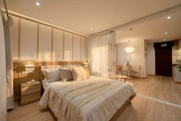 🌳For sale The Peak Huai Khwang, Huai Khwang location, 8th floor, garden view, decorated in Japandi Luxury style, beautiful and luxurious, ready to move in 📍 near MRT Huai Khwang station.