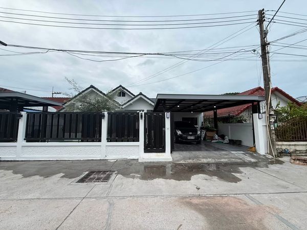 Single-storey detached house for sale, Pattaya, Nong Prue, 3 bedrooms, newly renovated, 60 sq m, near the railway road. and motorway
