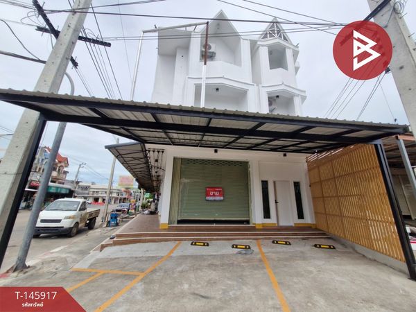 Commercial building for sale, 2 units, 3 floors, corner unit, with tenants, Nai Mueang Subdistrict, Phichit.