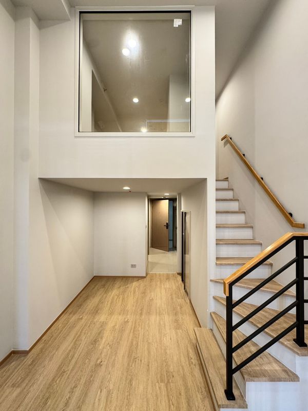 Culture Chula 1 bedroom, room direct from project sales, price 7.39, last 2 rooms, free transfer day cost. There is a special price behind the house 087-7075210 Boy