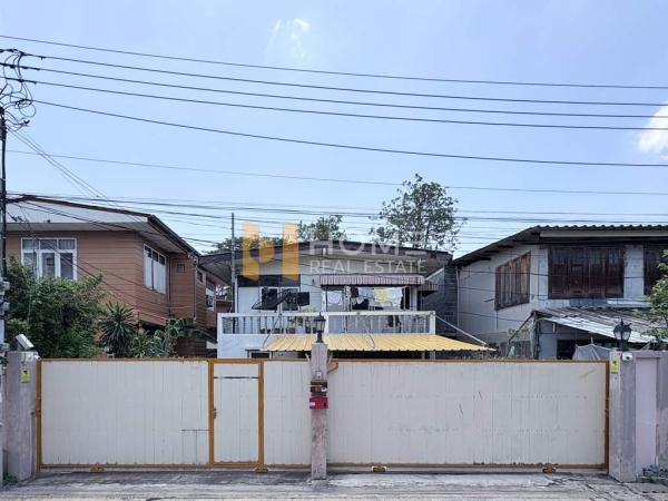 Detached house outside a housing project, Ladprao 57. / 59 Square Wa (FOR SALE) TPM434