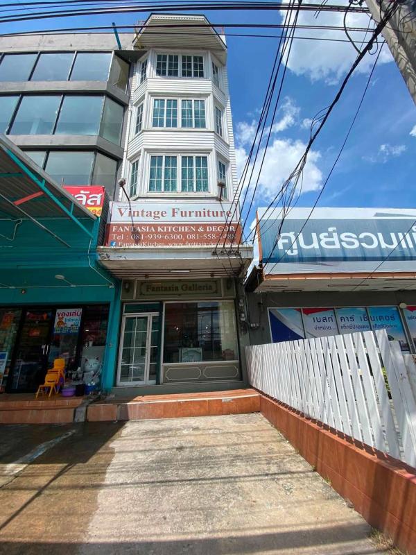 อาคาพาณิชย์ ใกล้ บีทีเอส แบริ่ง / 4 ชั้น (ขาย), Commercial building near BTS Bearing. / 4 Storey (FOR SALE) DA083