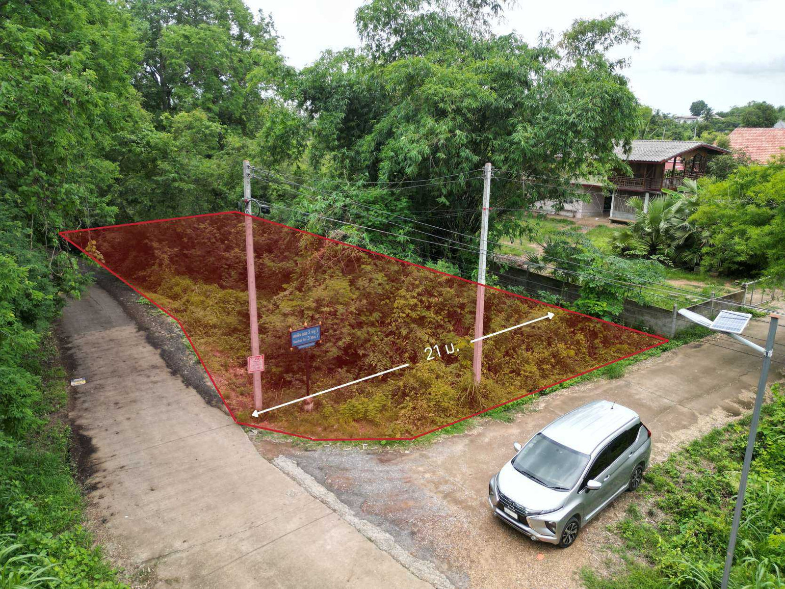 Corner plot of land 190 sq m along the Nan River near Naresuan University. Corner plot of land 190 sq m along the Nan River near Naresuan University.