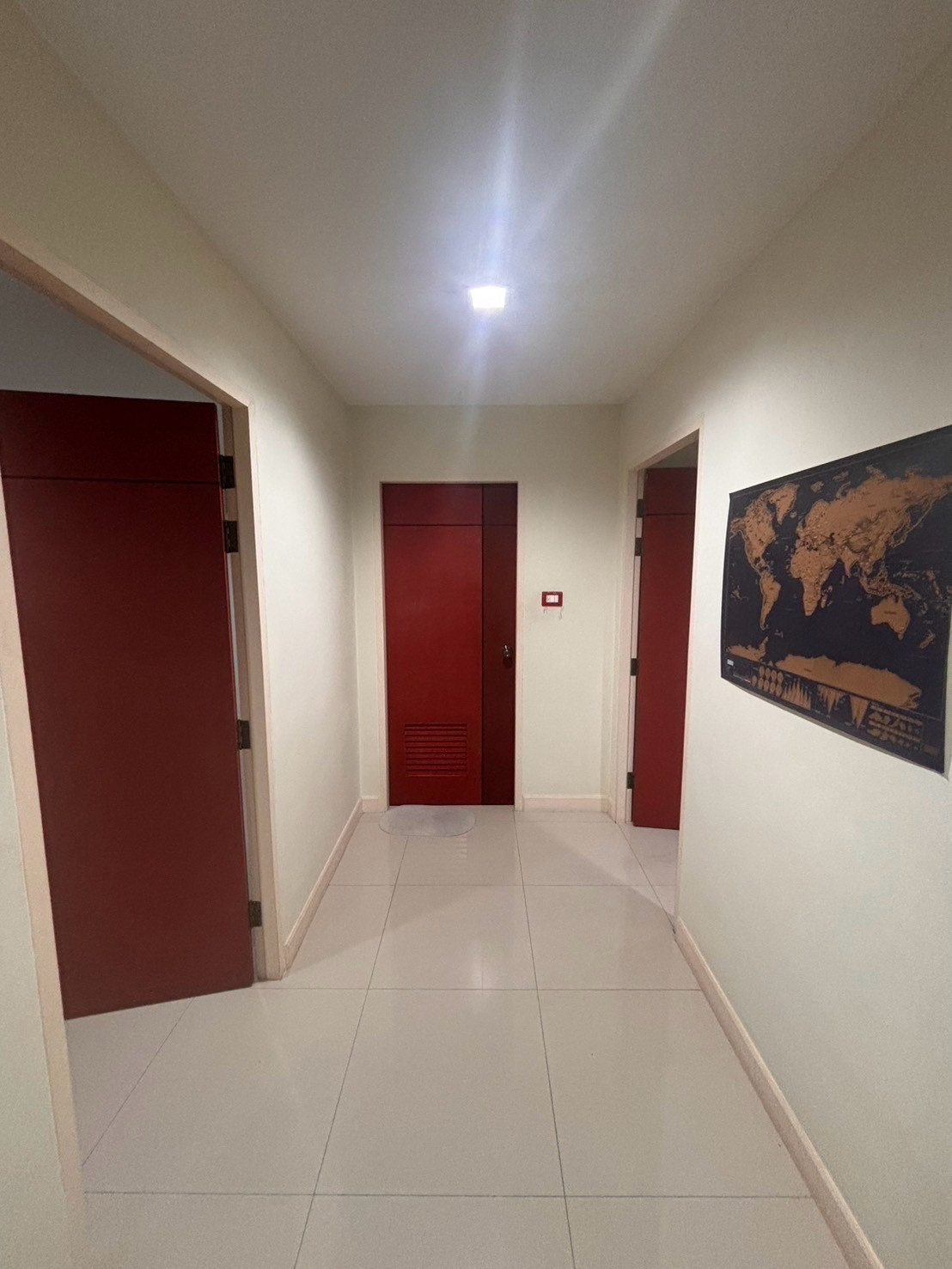 Large room for rent, 4th floor, near Mahidol University, walkable. Large room for rent, 4th floor, near Mahidol University, walkable.