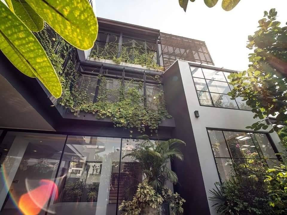 Best value 💰 Single house for sale Sukhumvit 71 Pridi Banomyong 26 121 sq m, beautiful corner plot, 4 bedrooms, lots of usable space, 736 sq m, swimming pool, very shady, near BTS Phra Khanong, Ekkamai, parking for many cars. Suitable for both residential Best value 💰 Single house for sale Sukhumvit 71 Pridi Banomyong 26 121 sq m, beautiful corner plot, 4 bedrooms, lots of usable space, 736 sq m, swimming pool, very shady, near BTS Phra Khanong, Ekkamai, parking for many cars. Suitable for both residential