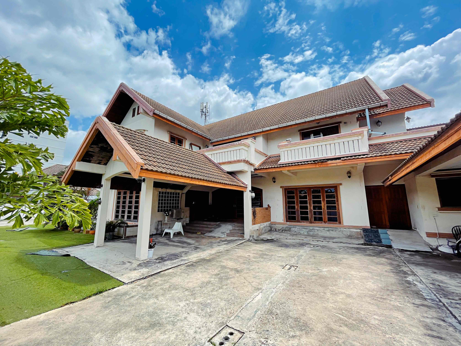 บ้านเดี่ยวหลังใหญ่ พื้นที่ 304 ตร.ว. พหลโยธิน 46/1 ห่างถนนพหลโยธินแค่ 190 ม. ห่างสถานีรถไฟฟ้าพหลโยธิน59 400 ม. บ้านเดี่ยวหลังใหญ่ พื้นที่ 304 ตร.ว. พหลโยธิน 46/1 ห่างถนนพหลโยธินแค่ 190 ม. ห่างสถานีรถไฟฟ้าพหลโยธิน59 400 ม.