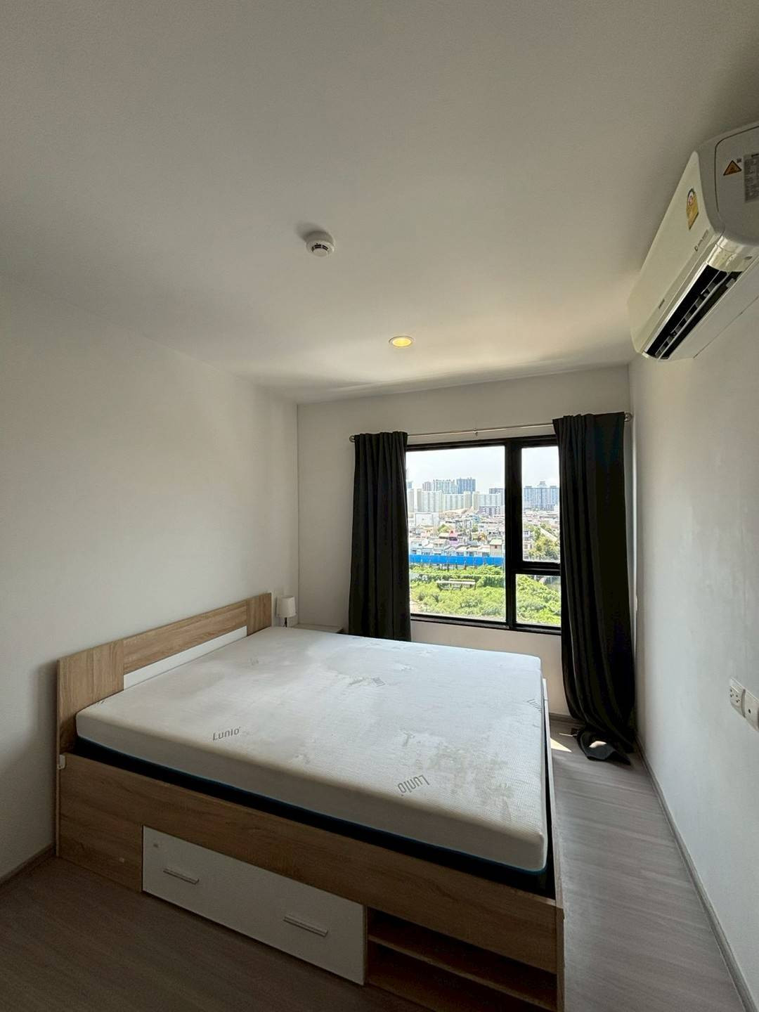 Modern 1BR Condo for Rent | Aspire Sukhumvit Onnut | THB 15,000/Month
