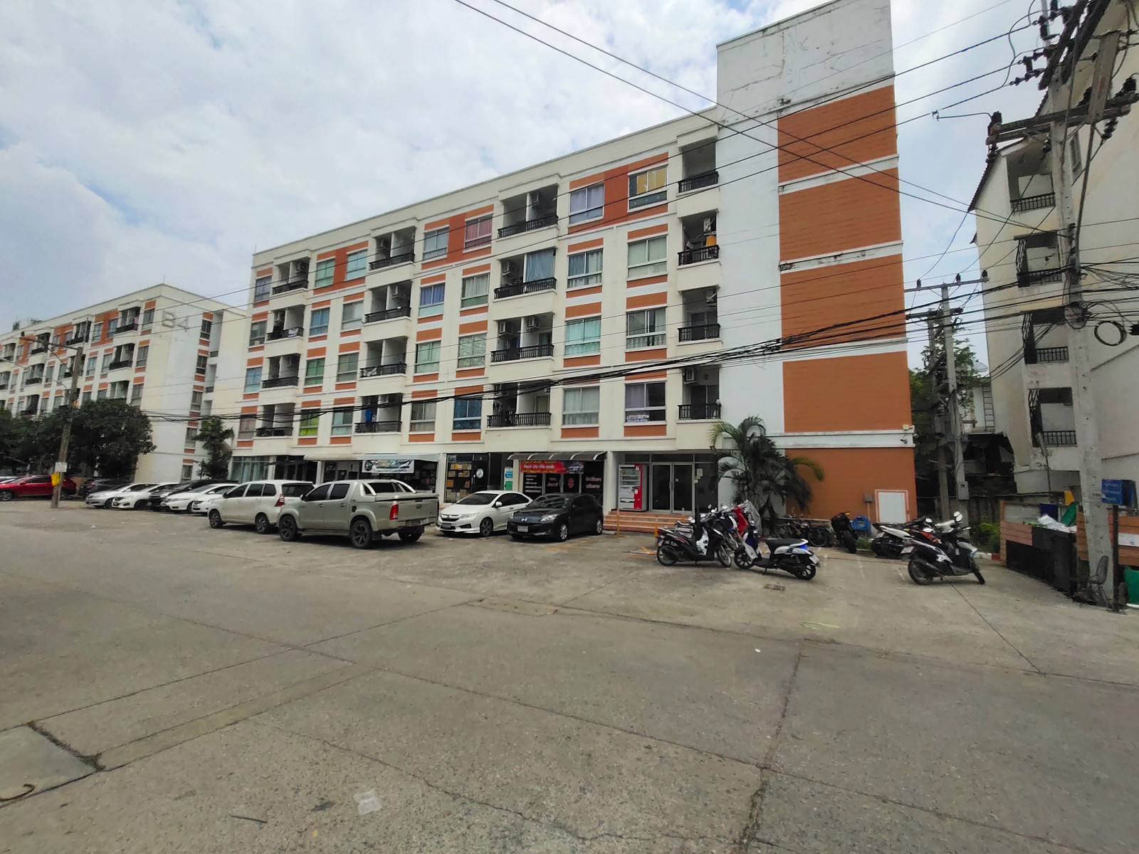 Condo for sale cheap, The Cache Lam Luk Ka Khlong 2, room 25 sq m., Building A2, 1st floor, Lam Luk Ka location, near the Green Line.
