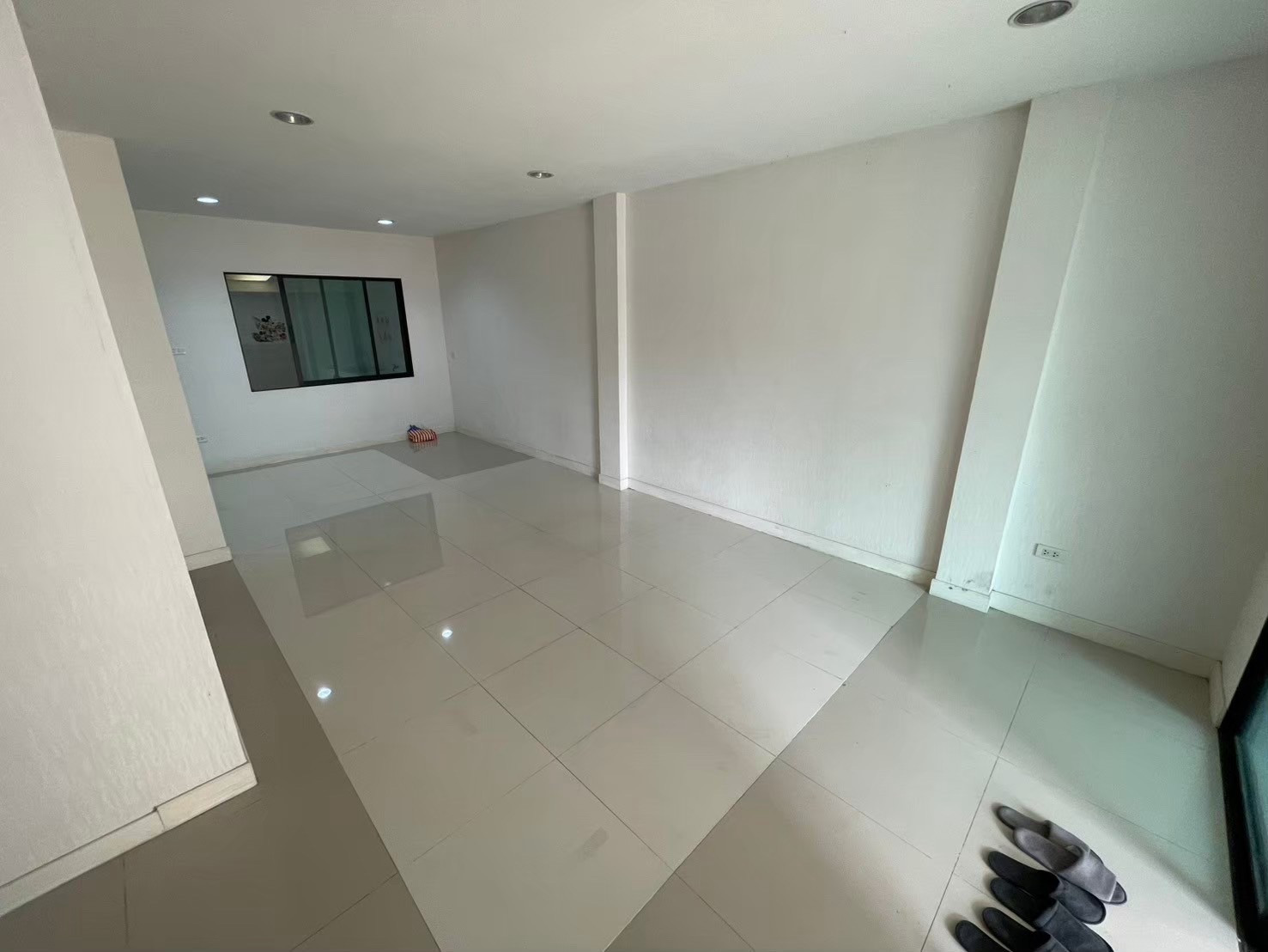 🏡 ให้เช่า! ทาวน์โฮม 3 ชั้น หลังมุม หลังใหญ่ The Symphony นวมินทร์ 163 จดทะเบียนบริษัทได้ เลี้ยงสัตว์ได้ – รูปที่ 3
