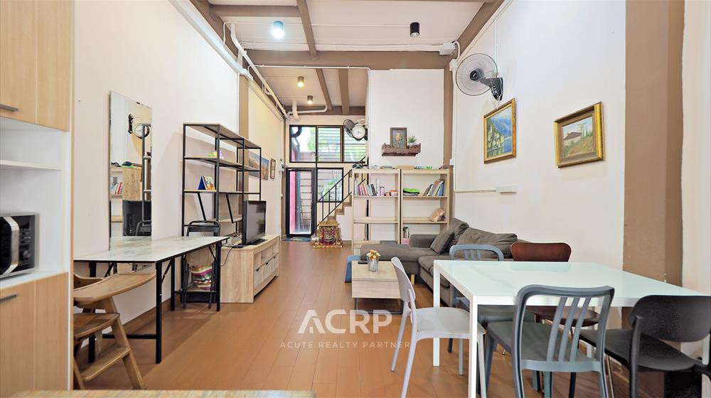 Townhouse for sale in Soi Phetkasem 25. Prime Location Near BTS & MRT. Rent 22,000 THB/mo. Townhouse for sale in Soi Phetkasem 25. Prime Location Near BTS & MRT. Rent 22,000 THB/mo.