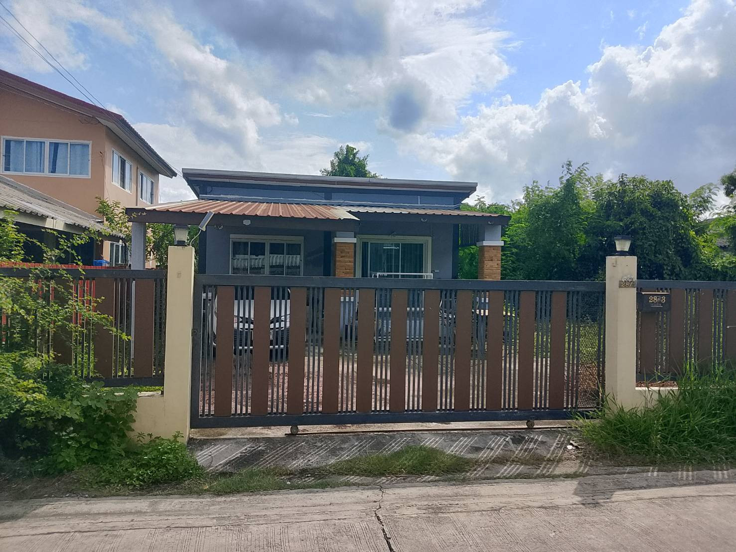 98108 - ขายบ้านเดี่ยวชั้นเดียว ทำเลมีนบุรี กรุงเทพมหานคร บ้านพร้อมพื้นที่เหลือสำหรับต่อเติมหรือสร้างบ้านเพิ่ม เหมาะสำหรับอยู่อาศัยและลงทุน 98108 - ขายบ้านเดี่ยวชั้นเดียว ทำเลมีนบุรี กรุงเทพมหานคร บ้านพร้อมพื้นที่เหลือสำหรับต่อเติมหรือสร้างบ้านเพิ่ม เหมาะสำหรับอยู่อาศัยและลงทุน