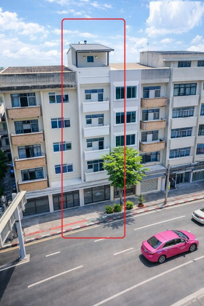 IconSiam 540m. 5.5-story commercial building for rent KhlongSan BTS CharoenNakhon 19,999 THB/month.n IconSiam 540m. 5.5-story commercial building for rent KhlongSan BTS CharoenNakhon 19,999 THB/month.n
