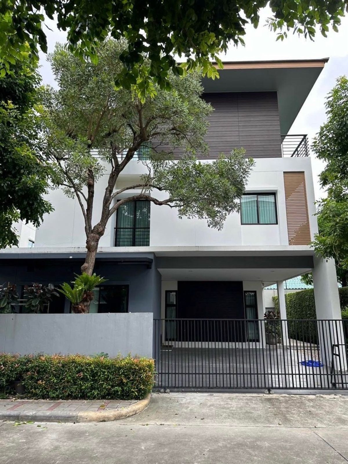 For sale, for rent, 3-story detached house, Baan Lumpini, Suan Luang Rama 9, ready to move in, near Suan Luang Rama 9, Mega Bangna and Suvarnabhumi Airport. For sale, for rent, 3-story detached house, Baan Lumpini, Suan Luang Rama 9, ready to move in, near Suan Luang Rama 9, Mega Bangna and Suvarnabhumi Airport.