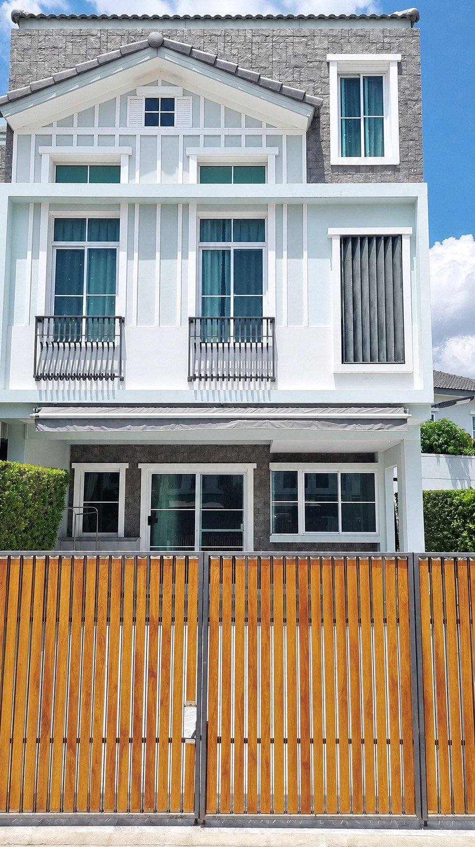 Townhome for Rent: 2.5 Storeys (Corner Unit) Project: Indy Bangna - Ramkhamhaeng 2 Townhome for Rent: 2.5 Storeys (Corner Unit) Project: Indy Bangna - Ramkhamhaeng 2