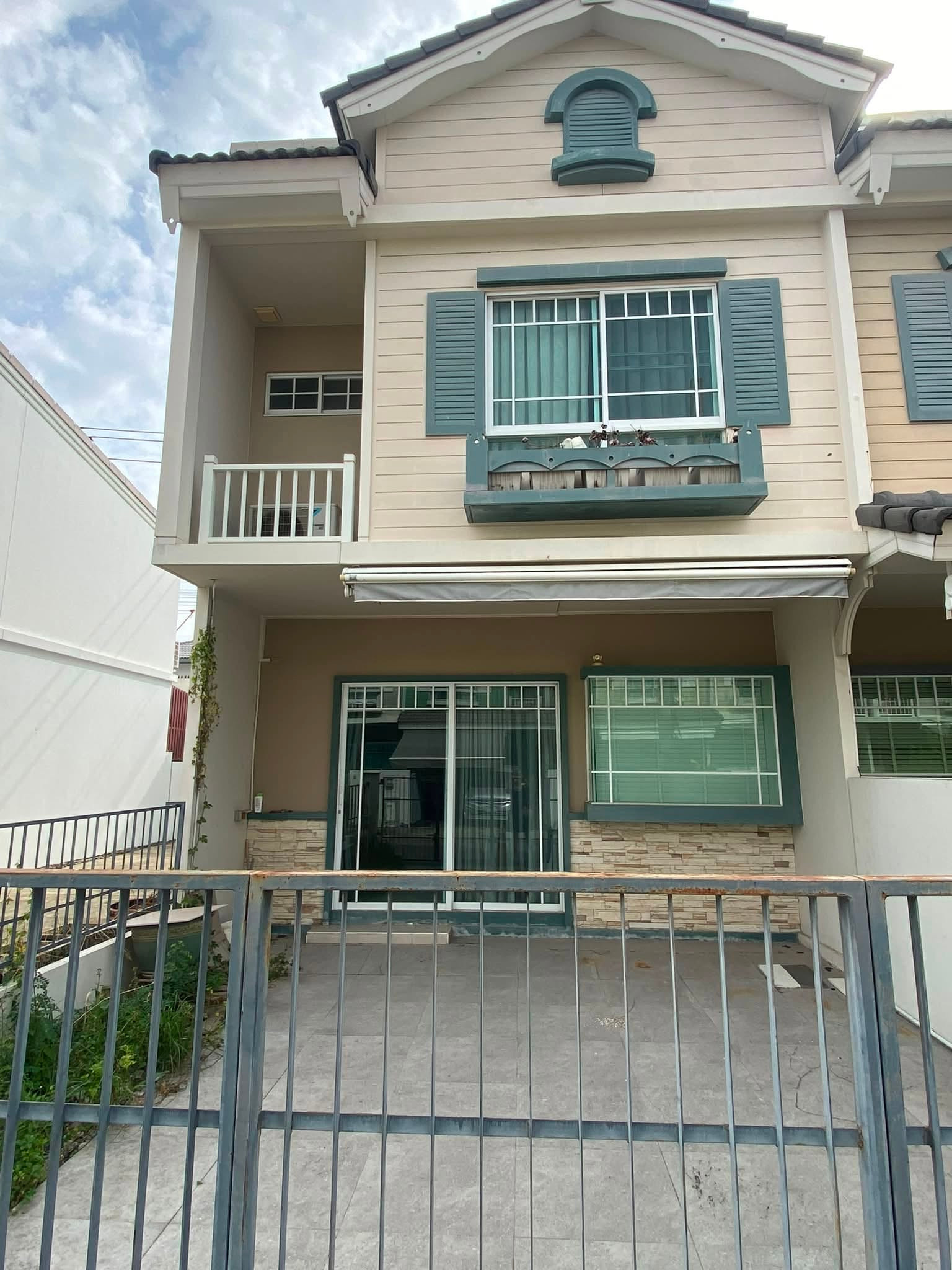 For rent 2 Bed rooms Town Home Indy 2 Bangna KM.7 Fully furnished and ready to move in Pet friendly For rent 2 Bed rooms Town Home Indy 2 Bangna KM.7 Fully furnished and ready to move in Pet friendly