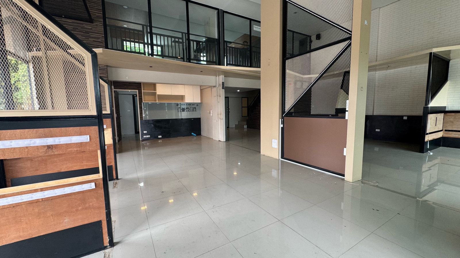 🏢✨ 3-story commercial building for rent, good location in Ruamchok area. Whole building for rent 📍 Fifth Avenue Ruamchok Project 🏢✨ 3-story commercial building for rent, good location in Ruamchok area. Whole building for rent 📍 Fifth Avenue Ruamchok Project